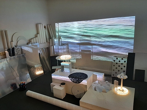 Atelier mit Lichtinstallation
